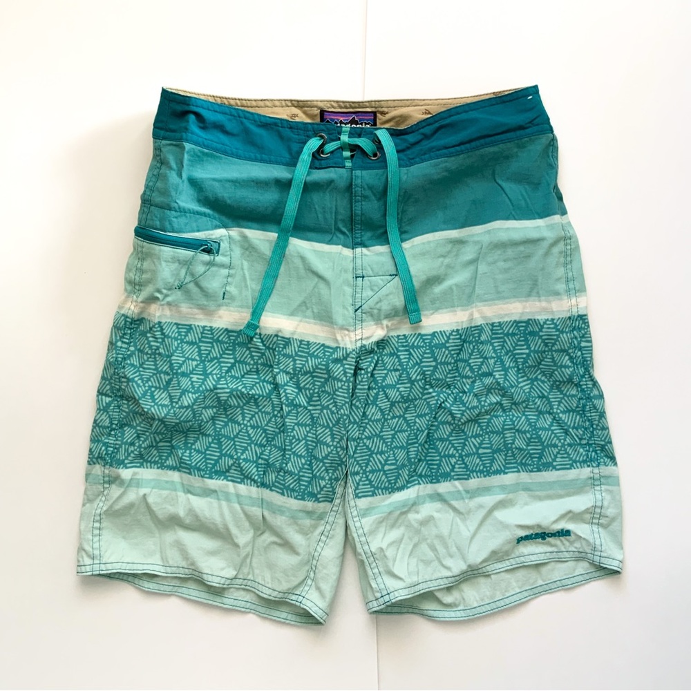 Patagonia Blue Stripe Shorts Size 29 Style 86622 Wavefarer Board Shorts